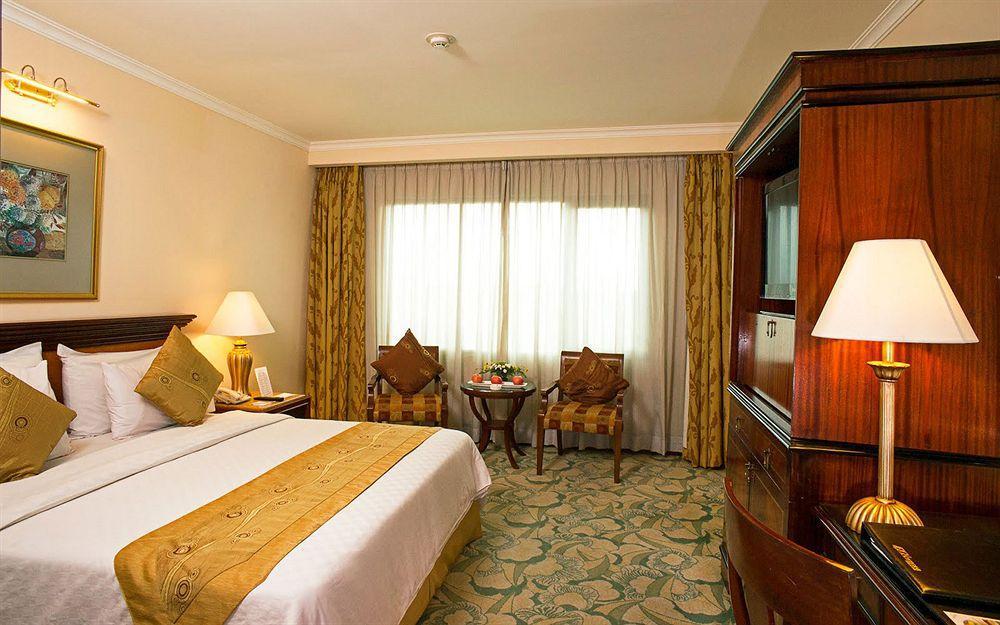 Aston Tropicana Hotel Bandung Exterior foto
